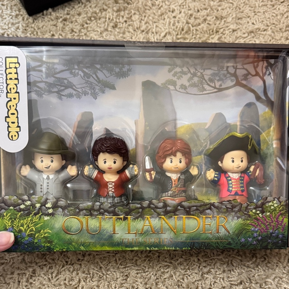 New: Fisher Price Outlander Series Little People Set